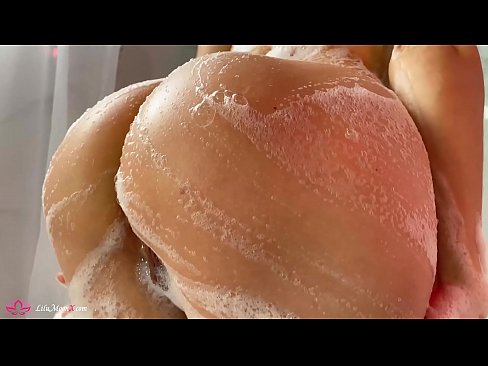 ❤️ Bruneta își masturbează păsărica cu un vibrator până la orgasm intens în duș ☑ at ro.sexafinkarasskaz.ru